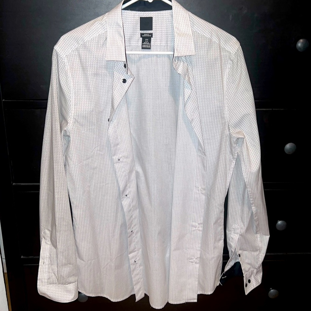 H&M dress shirt medium with design